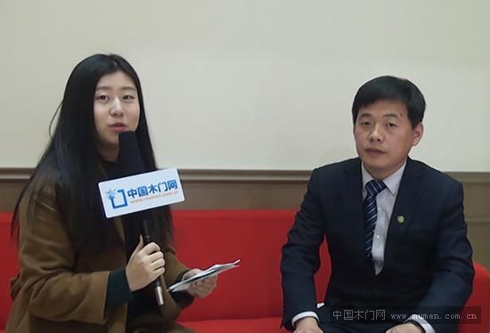 藝格云木門張瑞倫