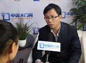 偉爵木門：專注原木定制，大力扶持經(jīng)銷商，共謀發(fā)展