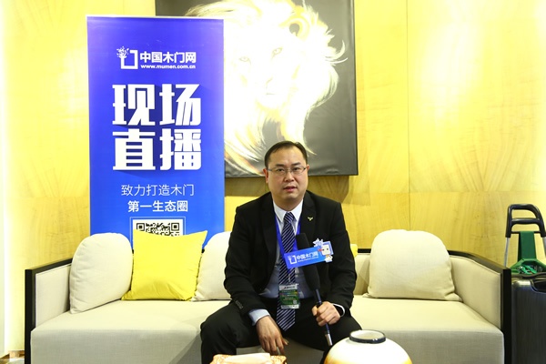 世紀王牌木門何利明